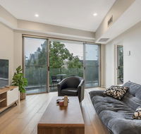 Convenient Apartment - 1 Min Walk To Train - Holiday Great Ocean Road
