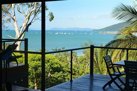 Crusoe's Beach House - Airlie Beach - Holiday Great Ocean Road 2