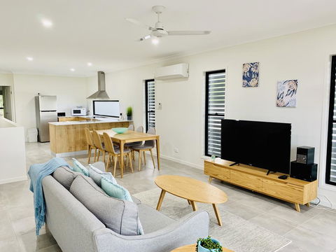 DAYDREAMING Airlie Beach, Water Views & Only 200m To Boardwalk. - Holiday Great Ocean Road 0