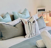 Deluxe and Brand New Lakeside Apartment - Holiday Great Ocean Road