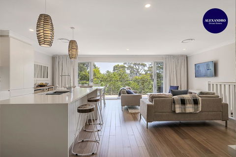 DESIGNER HOLIDAY BEACH PAD // 4 BED // COPA - Holiday Great Ocean Road 0
