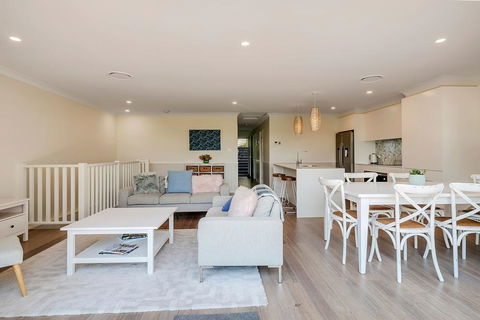 DESIGNER HOLIDAY BEACH PAD // 4 BED // COPA - Holiday Great Ocean Road 3