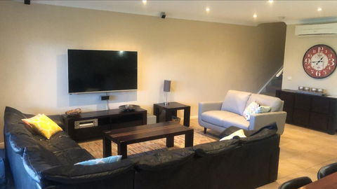 ELSINOR Townhouse 2 - Holiday Great Ocean Road 2