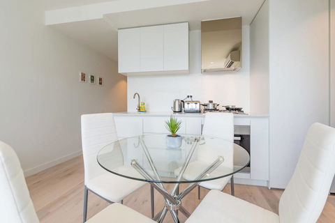 EQ Tower Luxury 1 Bedroom Central Melbourne - Holiday Great Ocean Road 3