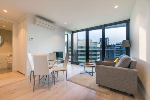 EQ Tower Luxury 1 Bedroom Central Melbourne - Holiday Great Ocean Road 0