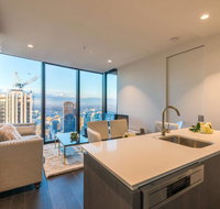 EQ Tower Luxury 2 Bedroom Skyline CBD Apartment - Holiday Great Ocean Road