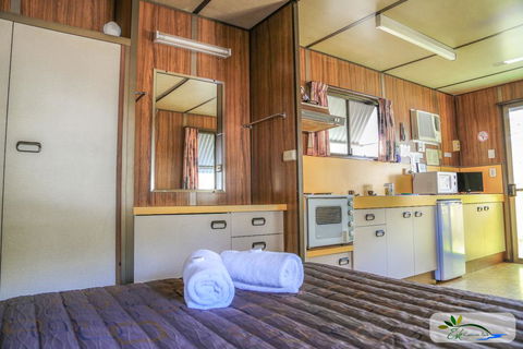 Esk Caravan Park & Rail Trail Motel - Holiday Great Ocean Road 1