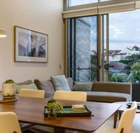 Explore Sydney from a peaceful modern apartment - Holiday Great Ocean Road