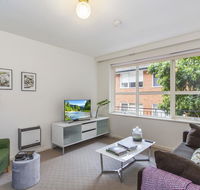 Family-friendly apartment in green Glen Iris - Holiday Great Ocean Road