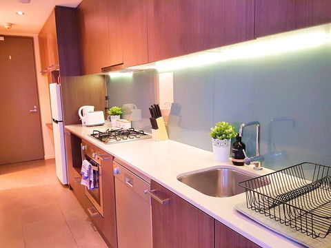 FITZROY FANTASTIC 1BR APT With FREE WINE, NETFLIX, WIFI, Close To TRAMS, COLES - Holiday Great Ocean Road 2