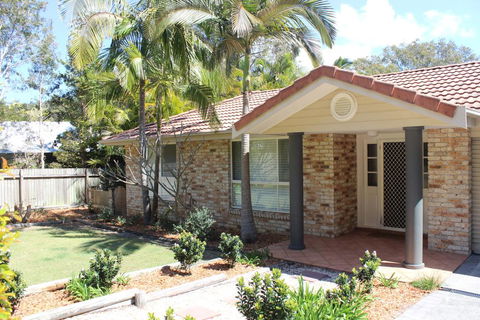 FRANGIPANI BEACH HOUSE - PET FRIENDLY 22 Belbourie Cres Boomerang Beach - Holiday Great Ocean Road 0