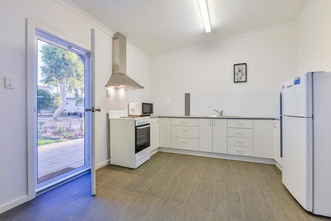 Getaway Villas Unit 38-11 - 1 Bedroom Self-Contained Accommodation - Holiday Great Ocean Road 3