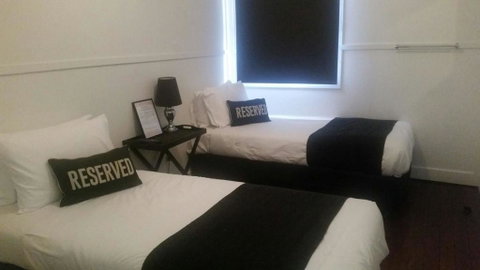 Gin Gin Budget Accommodation - Holiday Great Ocean Road 0