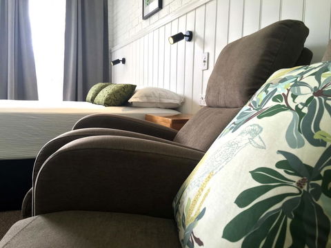 Gin Gin Village Motor Inn Motel - Holiday Great Ocean Road 0