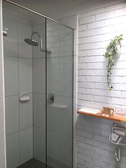 Gin Gin Village Motor Inn Motel - Holiday Great Ocean Road 3