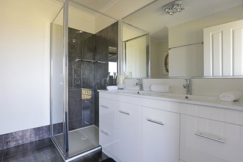 Harmans Lodge Private Rural Escape - Holiday Great Ocean Road 3