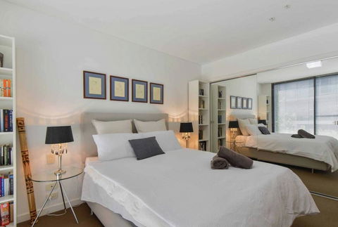 HAZEL Chapel St Socialite. Pool, Spa & Gym - Holiday Great Ocean Road 2