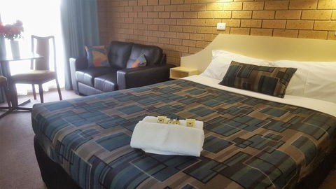 Hepburn Springs Motor Inn - Holiday Great Ocean Road 3