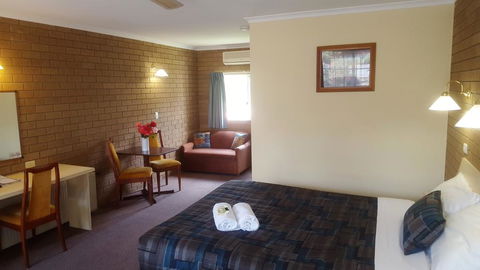 Hepburn Springs Motor Inn - Holiday Great Ocean Road 1