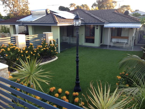 Hillarys Holiday Home - Holiday Great Ocean Road 0
