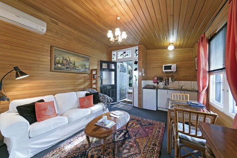 Hillside Country Retreat - Holiday Great Ocean Road 0