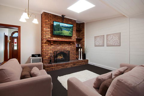 Historic Central Cottage In Warrnambool - Holiday Great Ocean Road 1