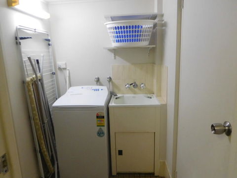 Holiday Apartment On The Esplanade - Holiday Great Ocean Road 2