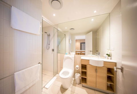 HomePlus Premier Apartments At 2663 Gold Coast Hwy, Broadbeach - Holiday Great Ocean Road 1