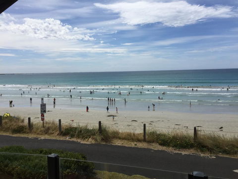 Horizons Beachfront Apartment - Holiday Great Ocean Road 3