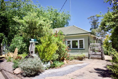 Katoomba Falls Cottage - Holiday Great Ocean Road 1
