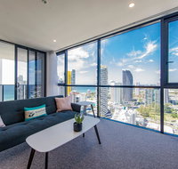 KOZYGURU BROADBEACH AMAZING VIEW 2 BED APT  FREE PARKING WALK TO BEACH QBR004 - Holiday Great Ocean Road
