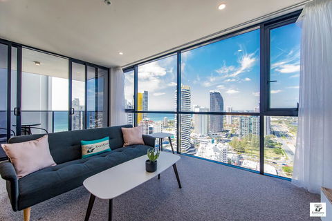 KOZYGURU BROADBEACH AMAZING VIEW 2 BED APT + FREE PARKING WALK TO BEACH QBR004 - Holiday Great Ocean Road 0