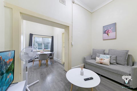 KOZYGURU Kings Cross SKY GARDEN Studio CBD - Holiday Great Ocean Road 2