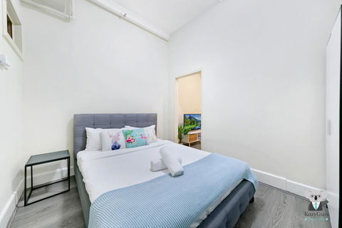 KOZYGURU Kings Cross SKY GARDEN Studio CBD - Holiday Great Ocean Road 1