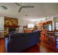 Lakefront holiday villa - Holiday Great Ocean Road