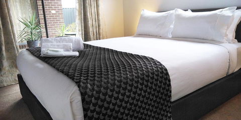 Lakeside Retreat & Business - Holiday Great Ocean Road 3