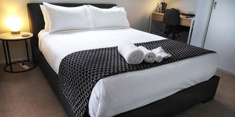 Lakeside Retreat & Business - Holiday Great Ocean Road 0