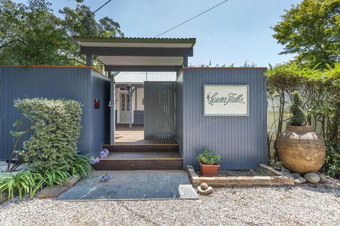 Luxe Mountain Retreat - Katoomba - 4 Bed & Bath - Holiday Great Ocean Road 2