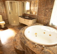 Luxuary self-contained living with Spa. - Holiday Great Ocean Road