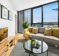 Luxury Inner-city Pad with Pool Gym and Sauna - Holiday Great Ocean Road