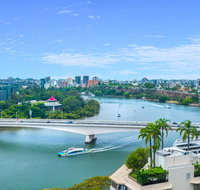 Luxury River City Views with Pool Gym Cafe WiFi Hospital - Holiday Great Ocean Road