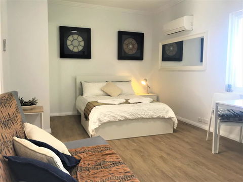 M207 Within The Free Transit Zone. Central Studio - Holiday Great Ocean Road 1