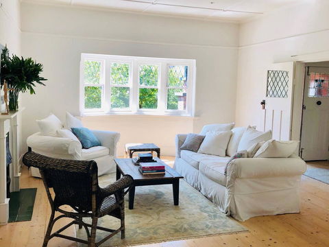 Malvern 3 Bedroom Delight - Holiday Great Ocean Road 1