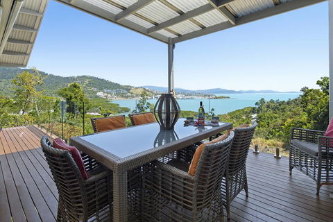 MANDALAY ESCAPE, SECLUSION & SERENITY WITH A POOL - Holiday Great Ocean Road 1