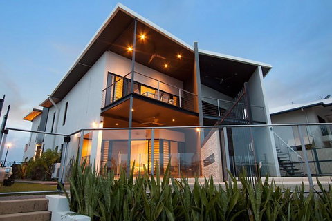 Marina Views Townhouse - Holiday Great Ocean Road 0