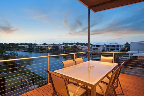Marina Views Townhouse - Holiday Great Ocean Road 1