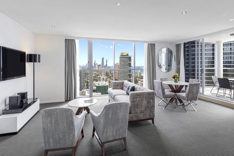 Meriton Suites Broadbeach - Holiday Great Ocean Road 1