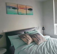 Modern CBD Apartment - Free Secure Parking and Wifi - Holiday Great Ocean Road