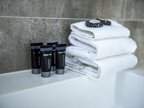 Modern Contemporary Southport Apartment - Holiday Great Ocean Road 3