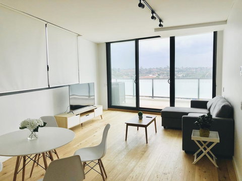 Modern Designer 2BR Apartment Near Airport & Beach - Holiday Great Ocean Road 0